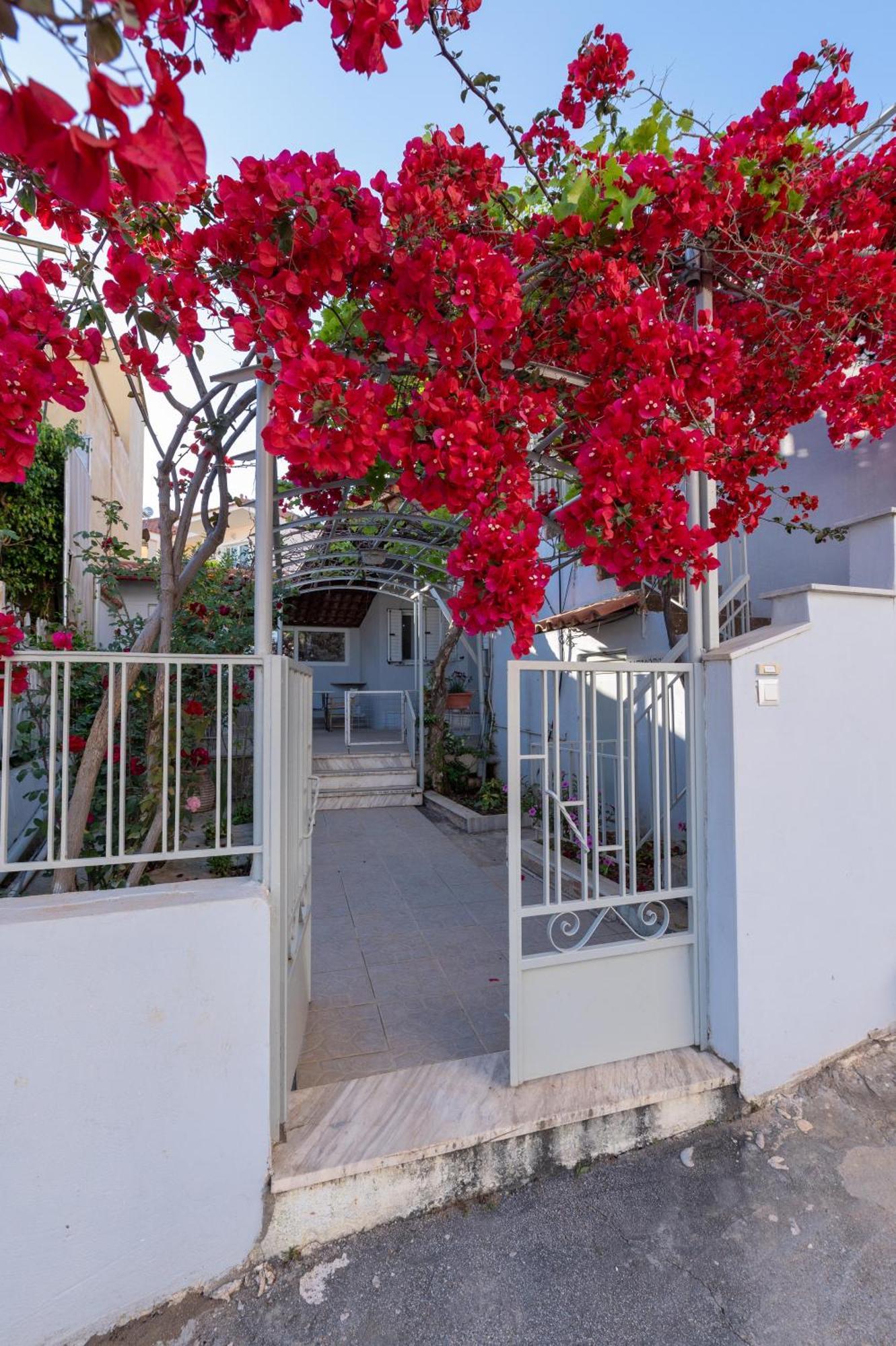 Memories Gytheio Villa Exterior photo